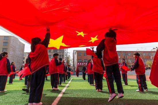 臻镭科技:高集成度高速高精度ADC/DAC芯片项目仍在履行期限内,正在稳步推进中